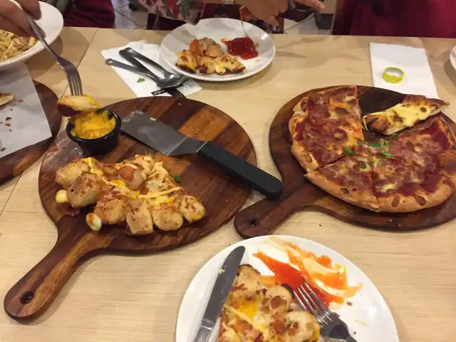 Pizza Hut Food Photo 5