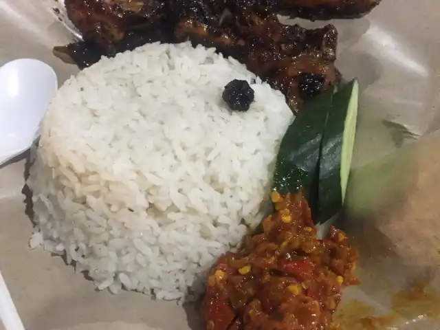 3 Budak Gemok Nasi Ayam Kicap Sambal Gesek Food Photo 14