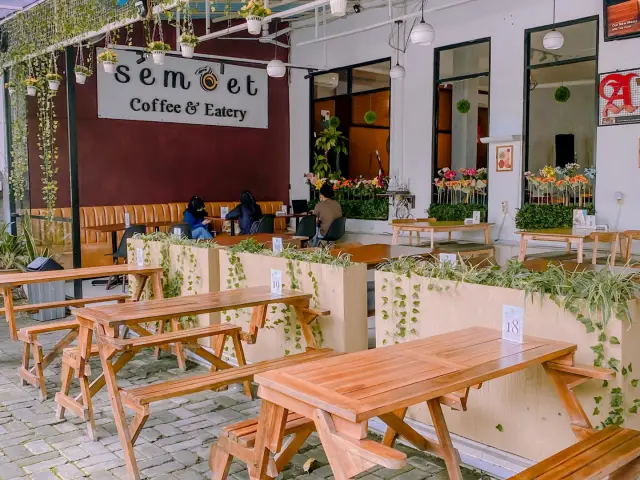 Gambar Makanan Semoet Coffee & Eatery 17