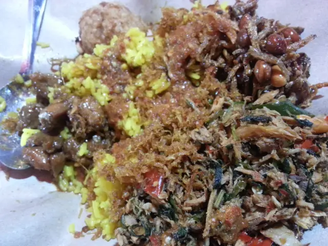 Gambar Makanan Nasi Kuning Banjir Sukabumi 3