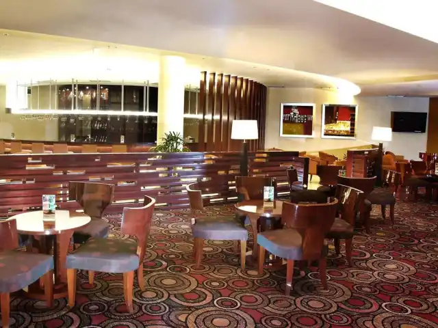 Gambar Makanan Cium - Cium Lounge & Bar - Aston Marina Hotel 16
