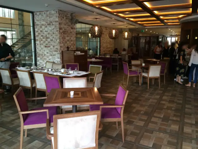 Zeytinyalı Restaurant - Double Tree By Hilton İstanbul Esentepe'nin yemek ve ambiyans fotoğrafları 5
