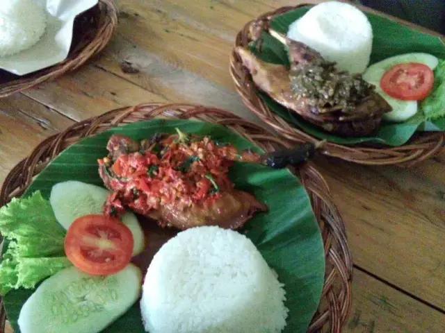 Gambar Makanan Bebek Kuali Budiyono 7