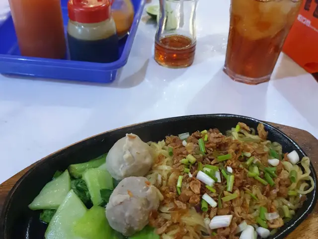 Aneka Makanan Warung Curhat