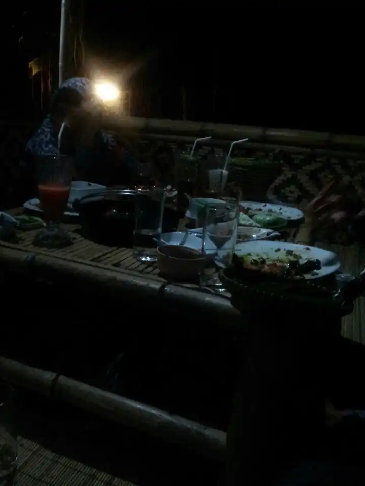 Saung Loa2