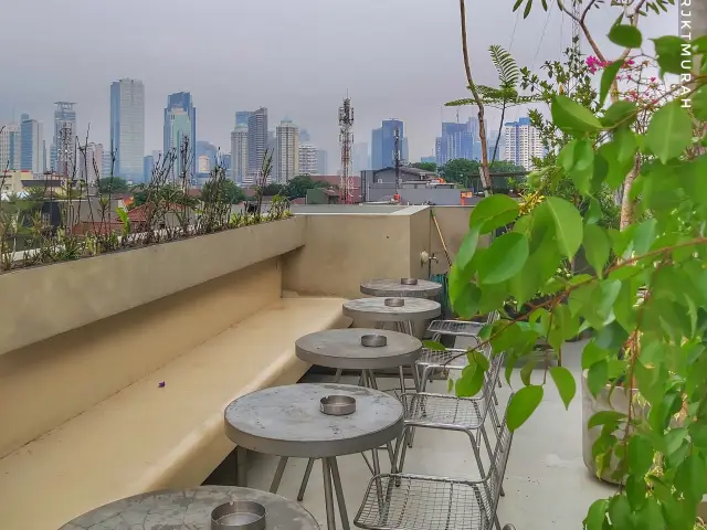 Gambar Makanan Atap Rumah Cafe - Hotel Casa Living Senayan 3