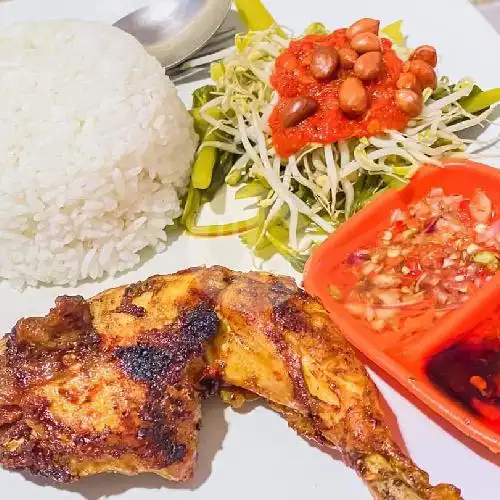 Gambar Makanan Lesehan Yani - Ikan Bakar Bumbu Bali 4