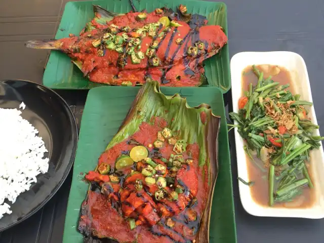 Ikan Bakar Street Food Photo 3