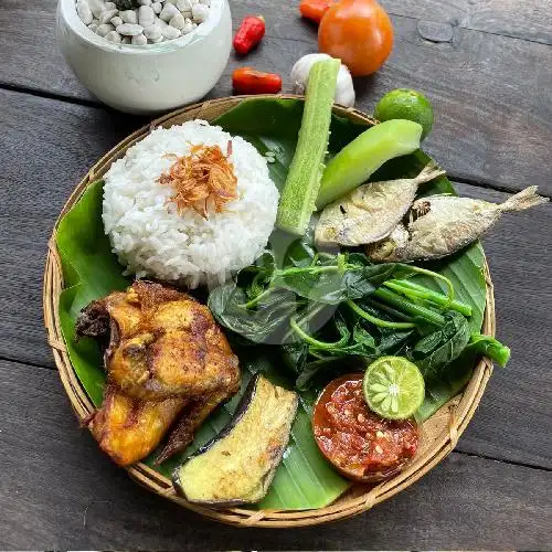 Gambar Makanan Ayam Penyet Nasi Tempong Siska 3