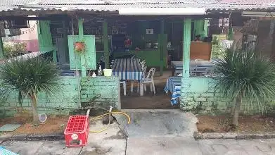 Warung Ayam Penyet Kg Abu Bakar Baginda