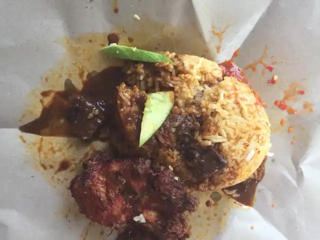 Farni's Nasi Kukus Ayam Dara Rempah Damansara Heights (Bukit Damansara) Food Photo 13
