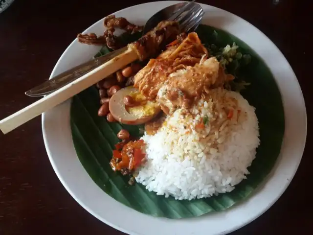 Gambar Makanan Nasi Ayam Kedewatan Ibu Mangku 4