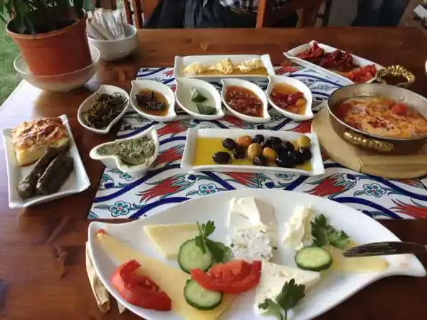 Ayanoğlu Tarz-i Kahvaltı'nin yemek ve ambiyans fotoğrafları 3