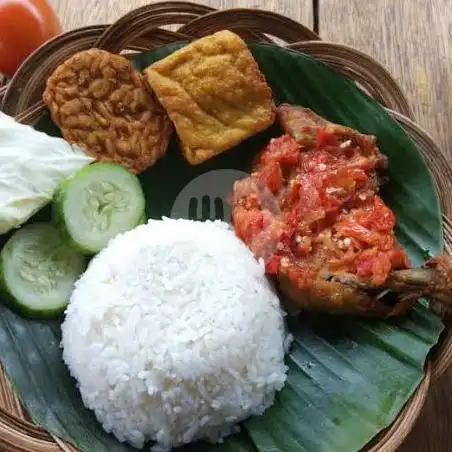 Gambar Makanan Ayam Geprek, Nasi Ulam Bu Nyai, Bungur 20