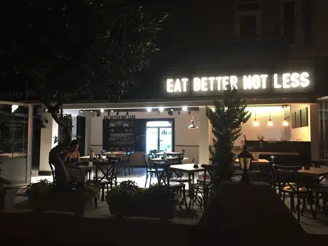 3070 Eat Better Not Less'nin yemek ve ambiyans fotoğrafları 13