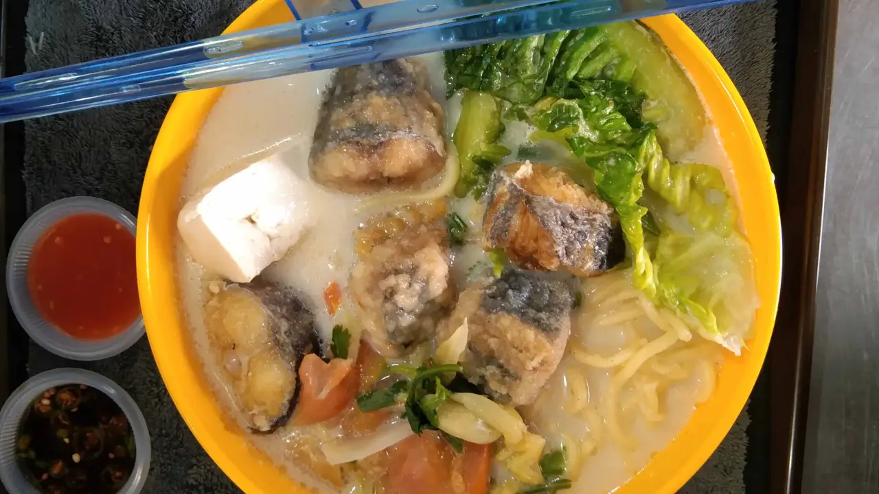 FISH MEE HOON SOUP &FISH PORRIDGE