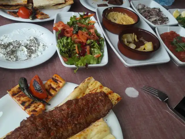 Altın Şiş Adana Kebap'nin yemek ve ambiyans fotoğrafları 14