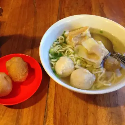 Buka Baju - Gubuk Makan Bakso Keju