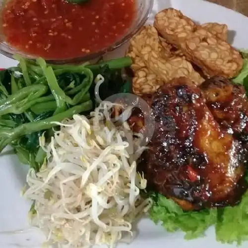 Gambar Makanan Nasi Tempong Mbak Merry, Denpasar 3