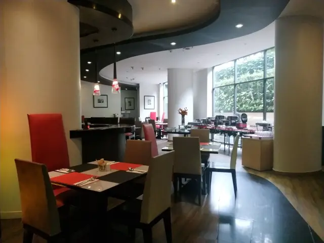 Gambar Makanan La Table - Ibis Jakarta Arcadia Hotel 7
