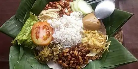 Nasi Uduk Dan Bubur Ayam Bu Menik, Wonosari