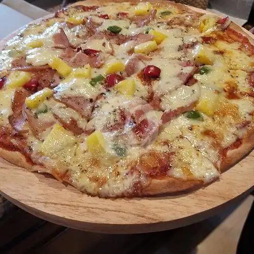 Gambar Makanan We Knead Pizza 7