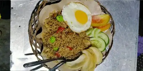 Nasi Goreng Jakarta Sapu Jagad (Bang Ismet), Beruntung