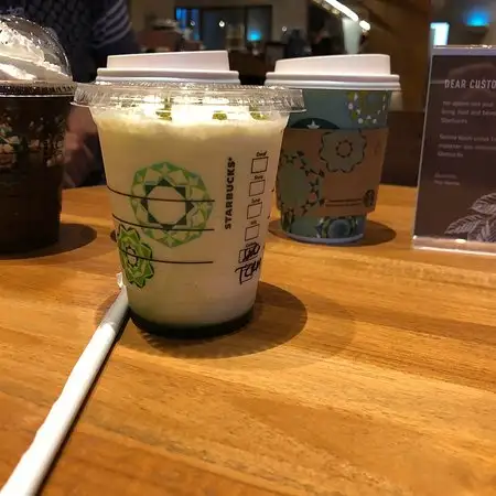 Gambar Makanan Starbucks Braga 4