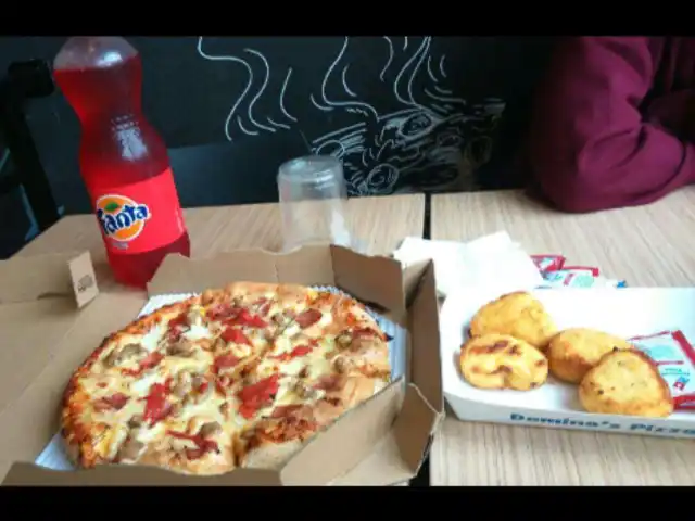 Gambar Makanan Domino's Pizza 19