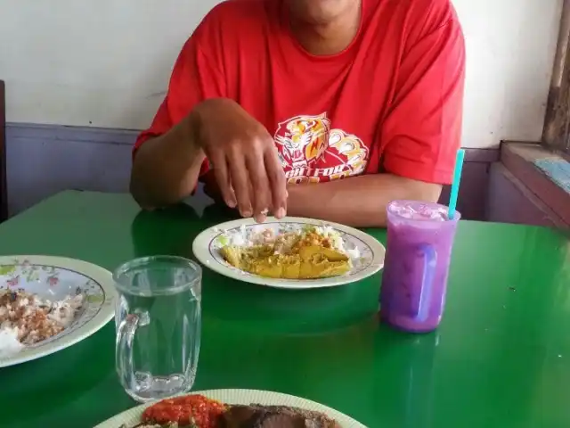 Pondok Minang Mirza Nasi Padang Food Photo 7