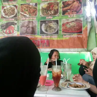 Ayam Penyet Phiti (Belakang Kantor Pos)