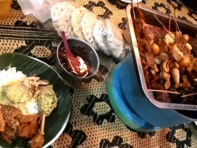 Gambar Makanan Nasi ayam Pojok Simpang Lima "Bu Sami" 11