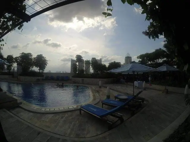 Gambar Makanan Sky Pool Bar Cafe - Hotel Indonesia Kempinski 18