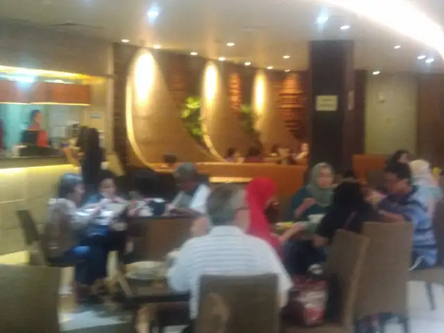 Gambar Makanan Madame Sari Restaurant 4