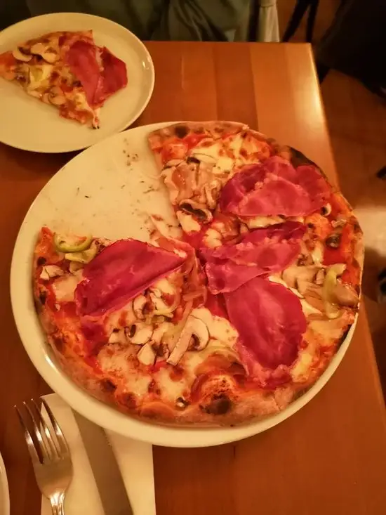 Pizzeria Pera'nin yemek ve ambiyans fotoğrafları 60
