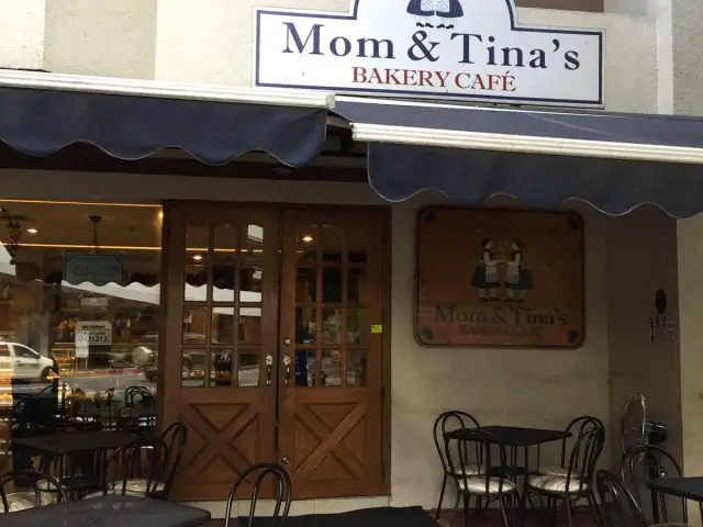 Mom & Tina's Bakery Cafe Food Photo 11