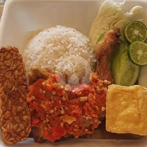 Gambar Makanan Ayam Geprek Sambal Mede Dhedhe, Griya Lopang Indah 11