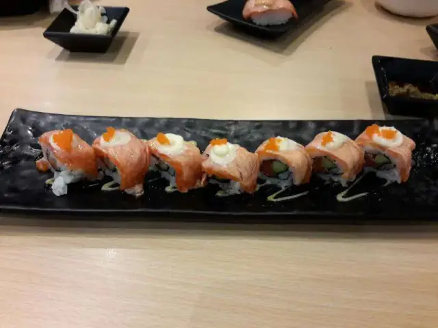 Sushi + Rotary Sushi Bar Food Photo 14