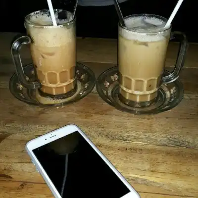 Kopi Lhiyud & Bakmi Jawa Pak Gembel Kupu-kupu Malam