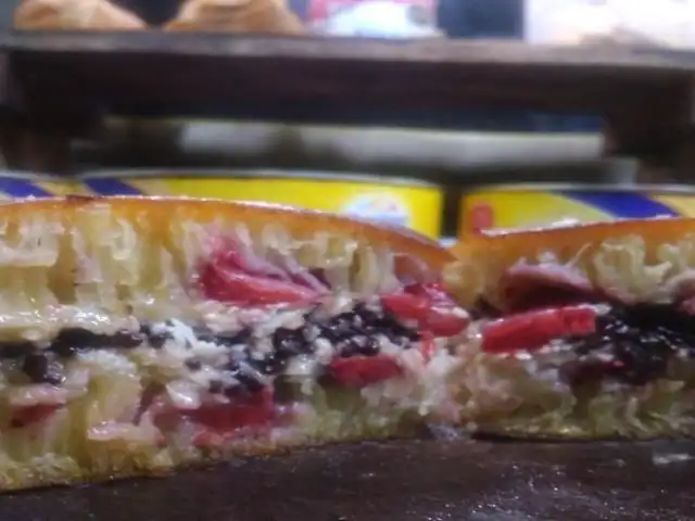 Martabak BHQ, Jurang Mangu Barat