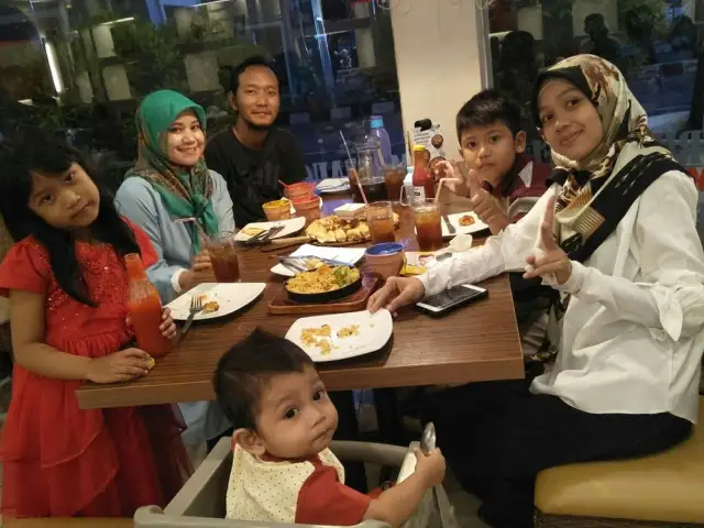 Gambar Makanan Pizza Hut Sun City 4