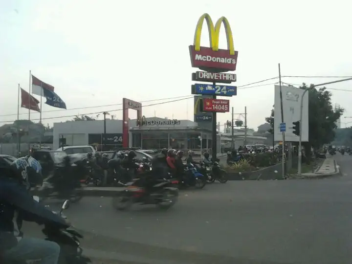 Mc Donald Buaran 24 Jam