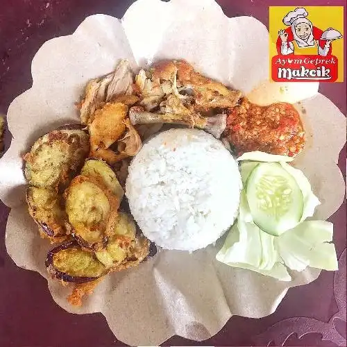 Gambar Makanan Ayam Geprek Makcik, Lamglumpang 3