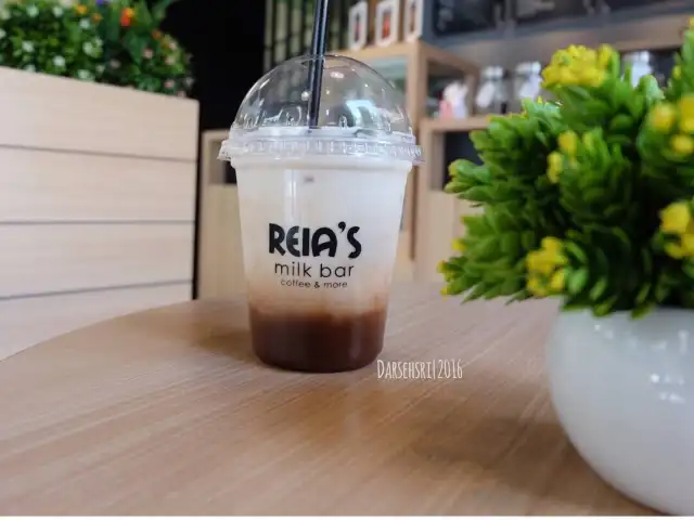 Gambar Makanan REIA'S Coffee & Buns 13