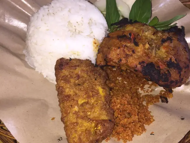 Gambar Makanan Bebek Goreng Kremes Monggo 11