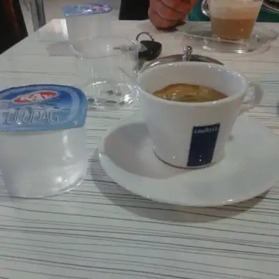 Damla Cafe