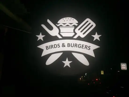 Gambar Makanan Birds & Burgers 6