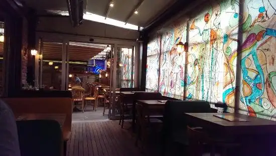 Nedjima Alternatif Cafe & Rock Bar