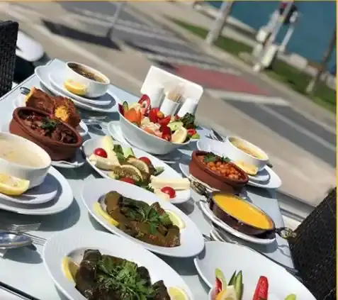 Elaşina Restaurant & Bafra Karafırın'nin yemek ve ambiyans fotoğrafları 1