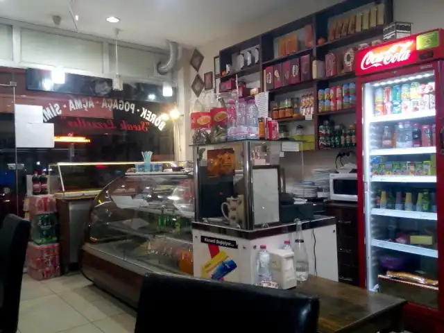 Elif Pasta&Börek Cafe'nin yemek ve ambiyans fotoğrafları 3